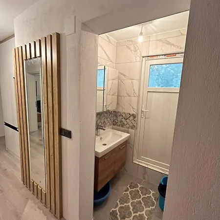 Kirevi - Airport 度假居